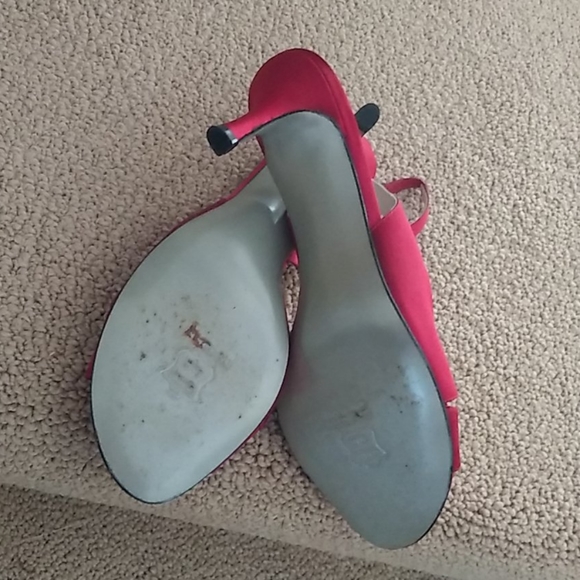 ST. JOHN Red Dress Shoes - Picture 3 of 4